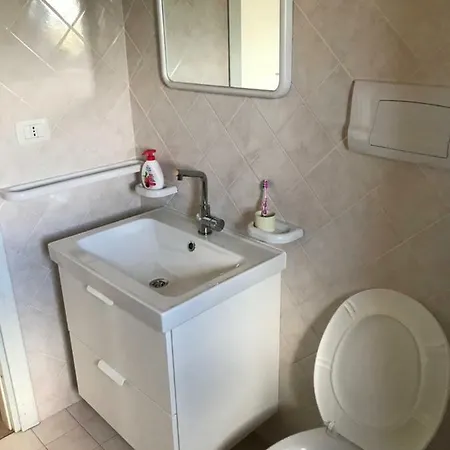 H33 1 Bed Renovated * Murta Maria
